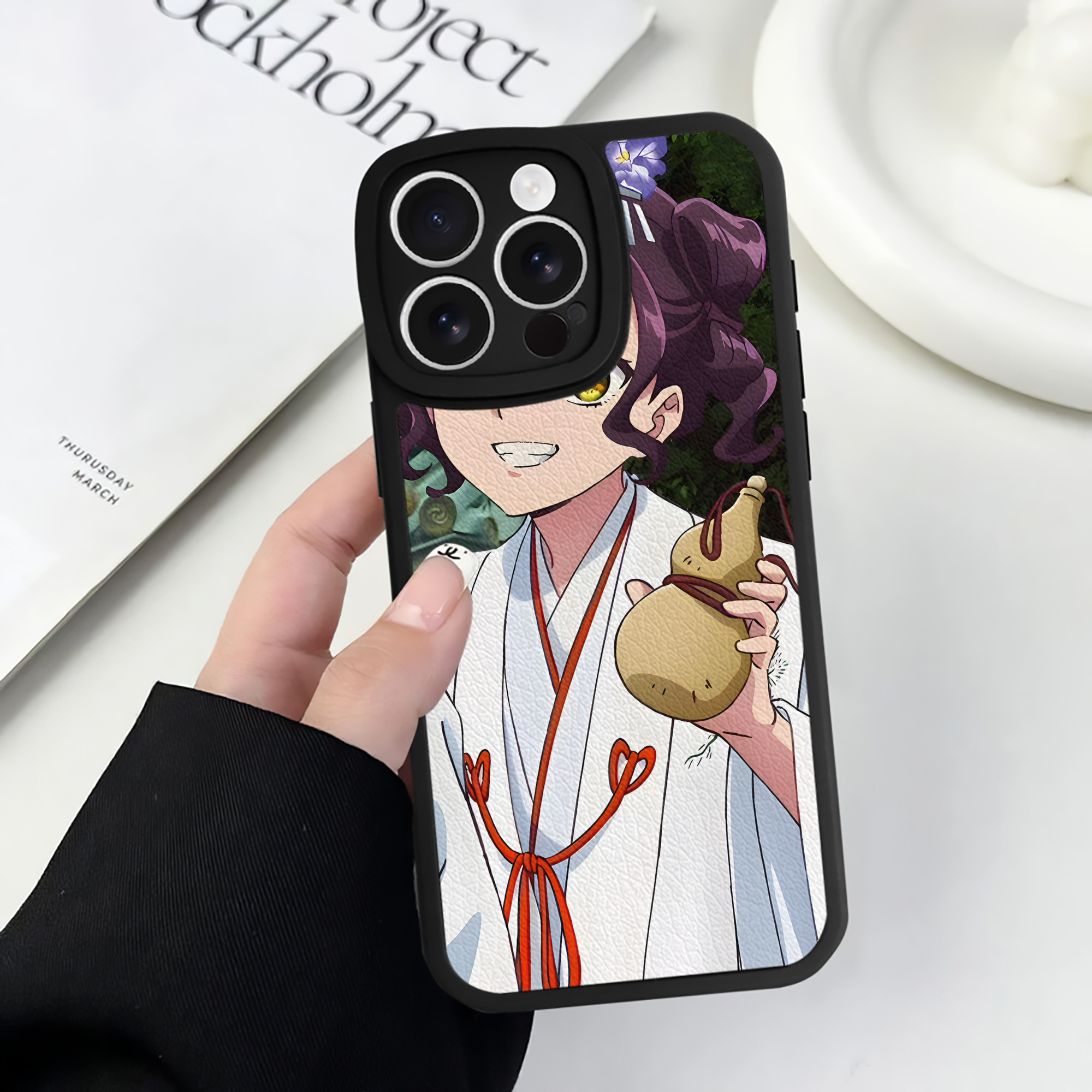 薬屋のひとりごと The Apothecary Diaries 【iPhone 16シリーズ対応】シリコンスマホケース（レザー調） 材質：シリコン